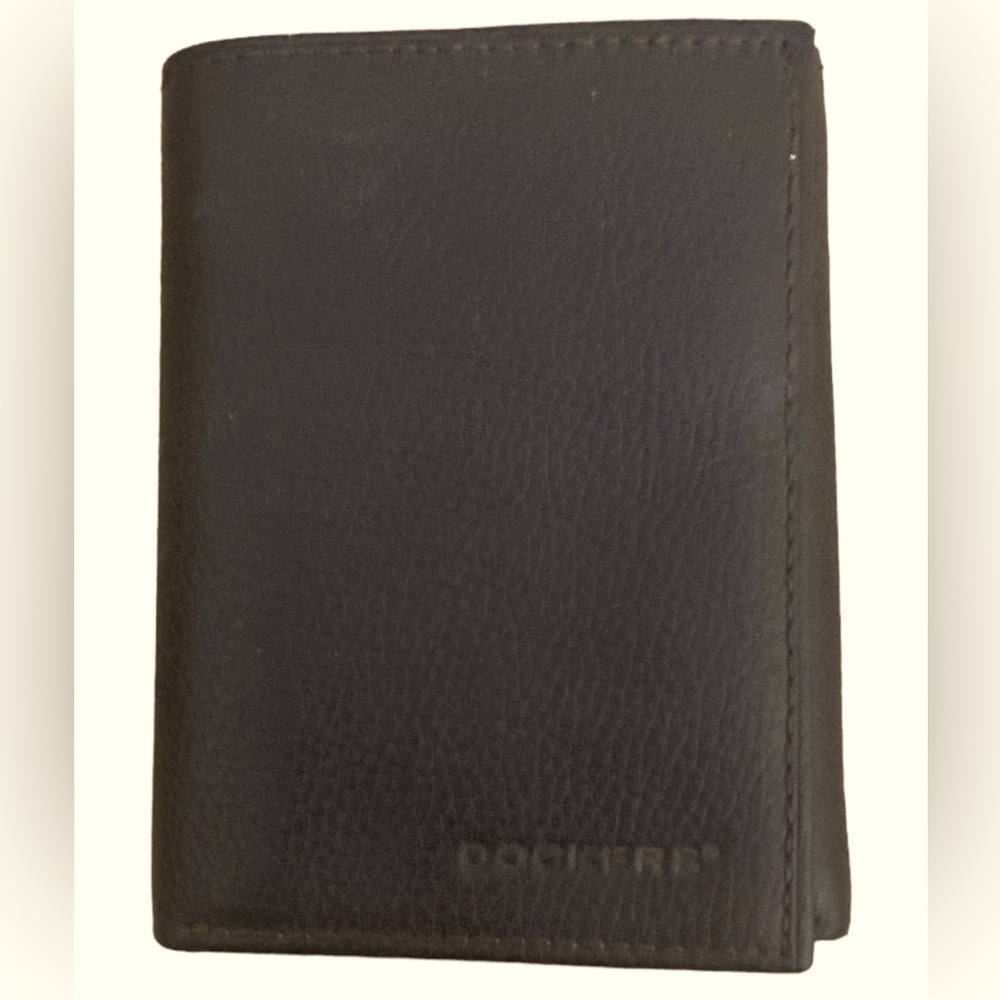NEW Dockers wallet, brown